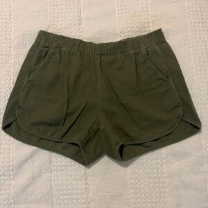 Madewell shorts hunter green